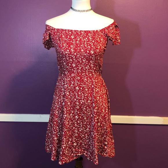 Simplee Dresses & Skirts - 🌹 Simplee Flowy Dress